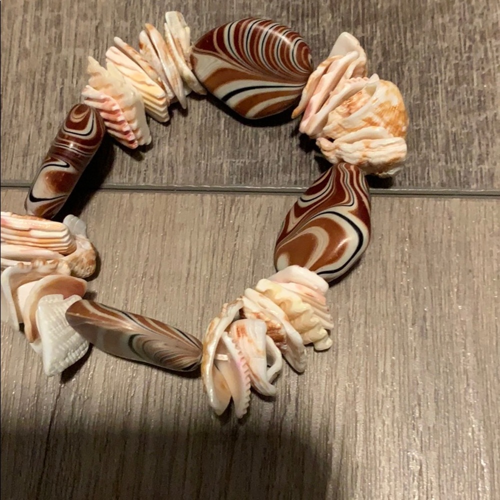 Shell bracelet - Picture 2 of 2